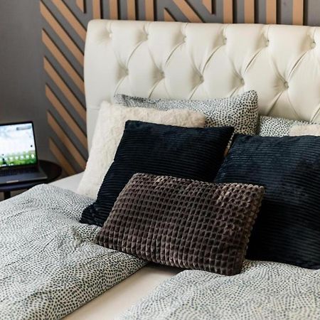 Deluxe Quentin Home Next To The Fashion Street 부다페스트 외부 사진